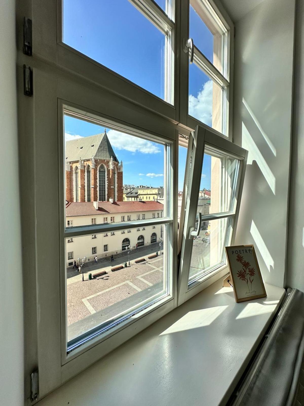 Small Market Square - Old Town Краков Экстерьер фото